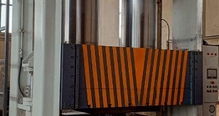 Пресс для штукатурки 1200 тонн, марка Hidrocan, модель 2014 года.