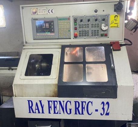 Токарный станок с ЧПУ Rayfeng RFC 32 группового типа